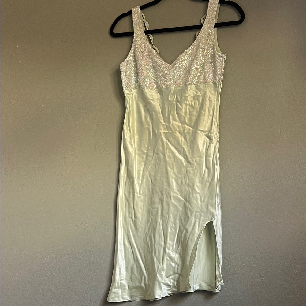 Vintage 90’s Stepping out dress